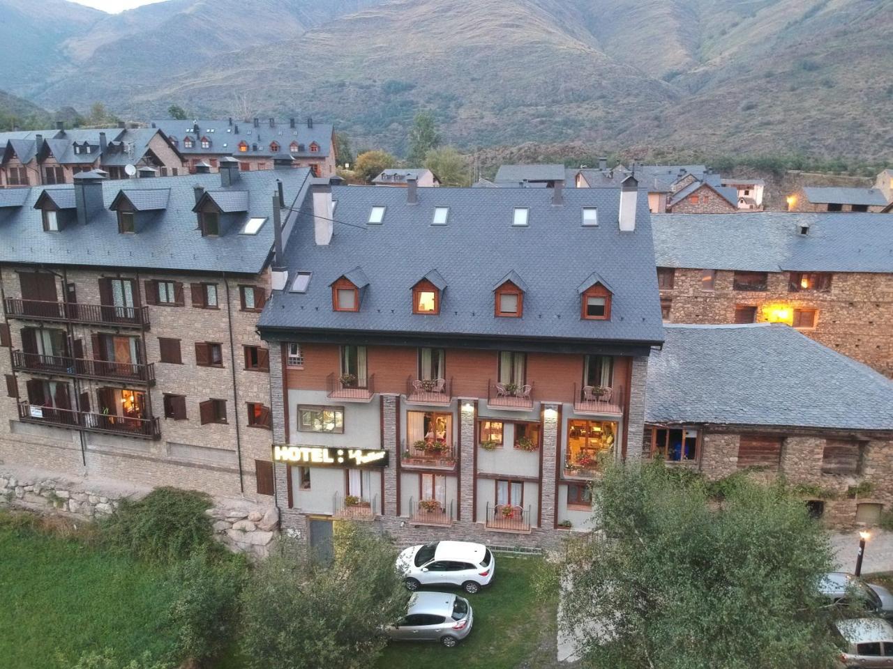 Hotel Lo Paller Valencia D'Aneu Zewnętrze zdjęcie